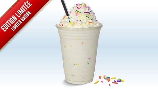 Rainbow Cupcake Milkshake / Lait frappé gâteau arc-en-ciel