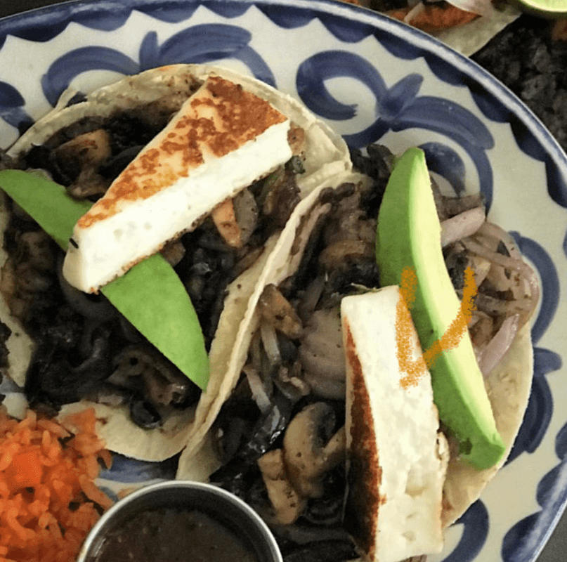 Tacos De Hongos Con Nopales