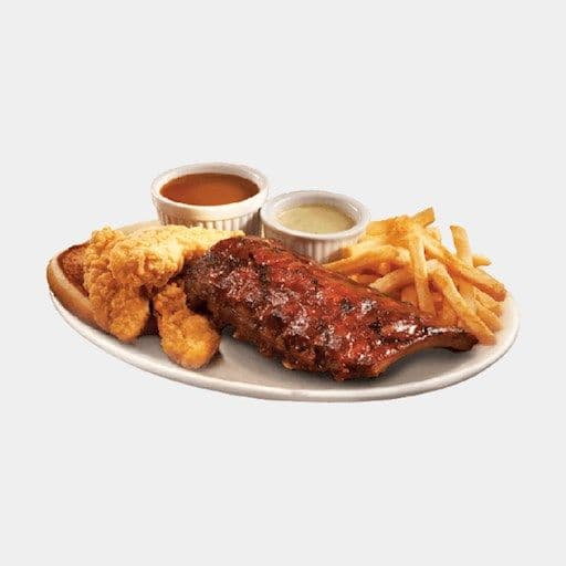 Combo de filets de poulet croustillants et demi-côtes levées / Crispy Chicken Tenders & Half Rack Ribs Combo