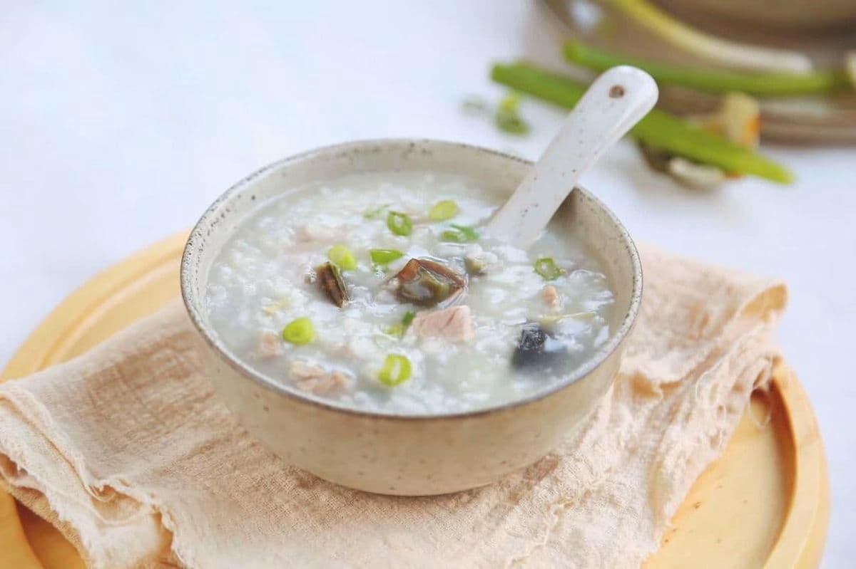Lean Pork and Century Egg Congee / 皮蛋瘦肉粥 (碗).
