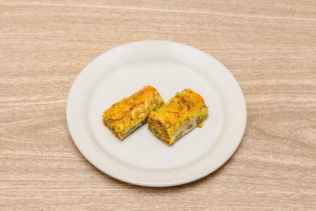 Baklava (Bagh-la-wa)