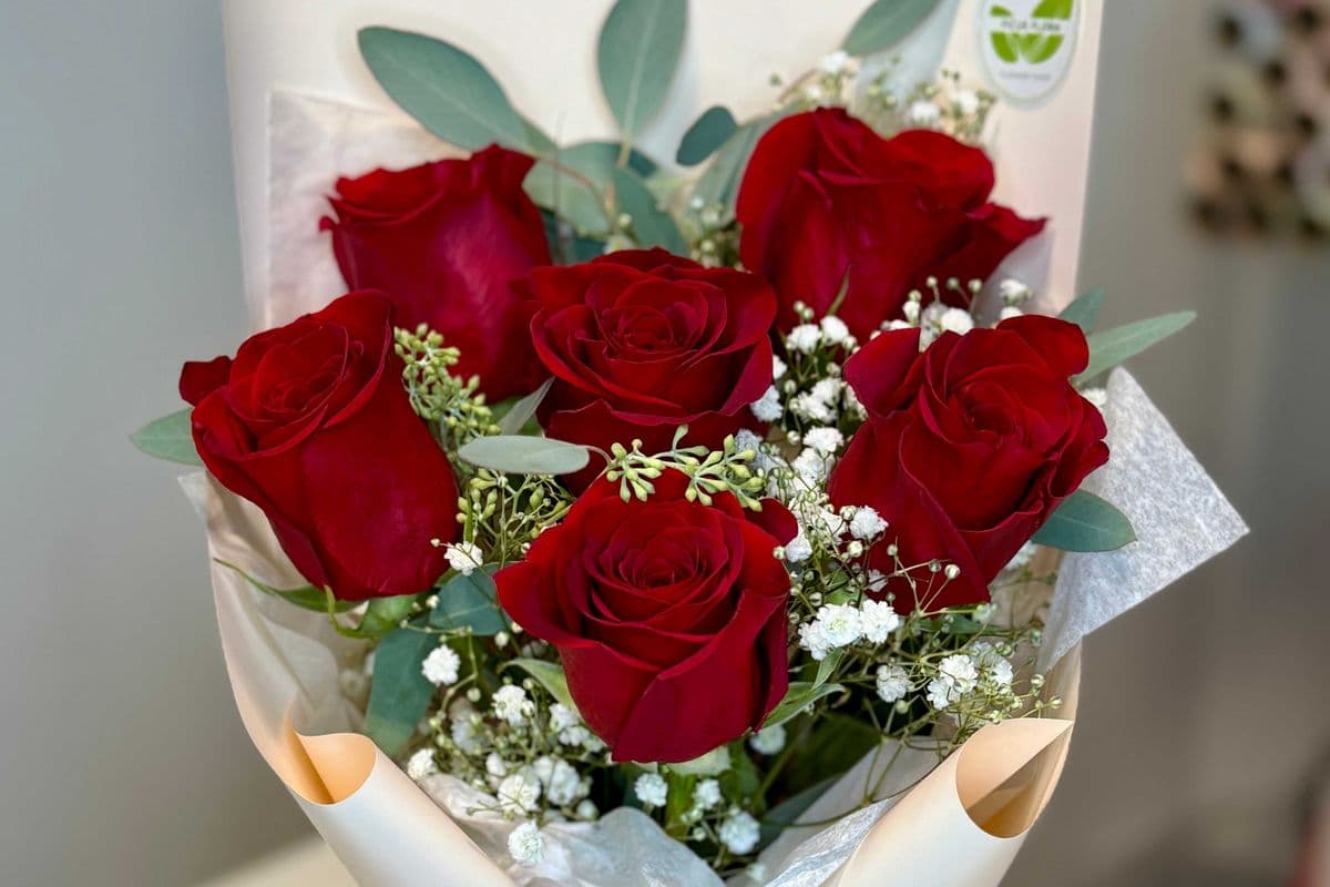 Classic Red Roses Bouquet