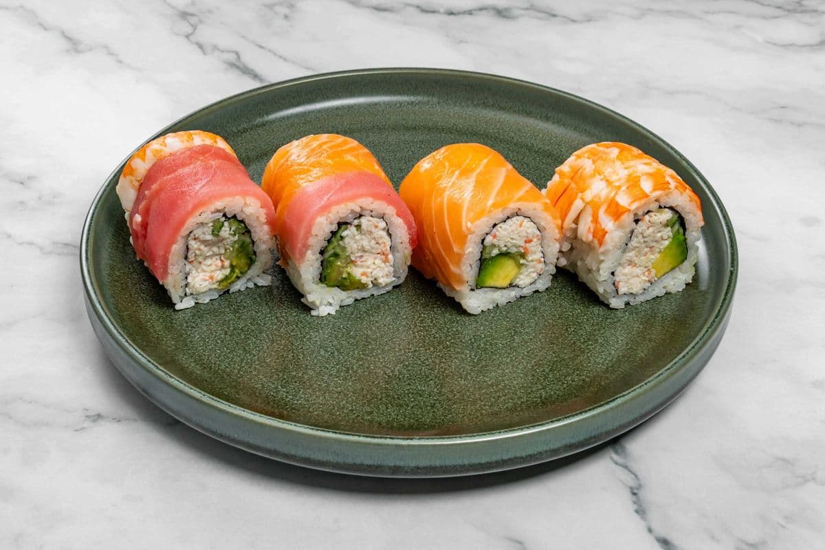 Rainbow Roll (8 pcs)