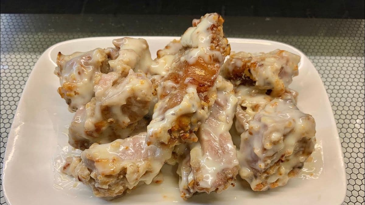 Pork Chops with Honey Walnut in Salad Dressing / 沙汁合桃豬扒