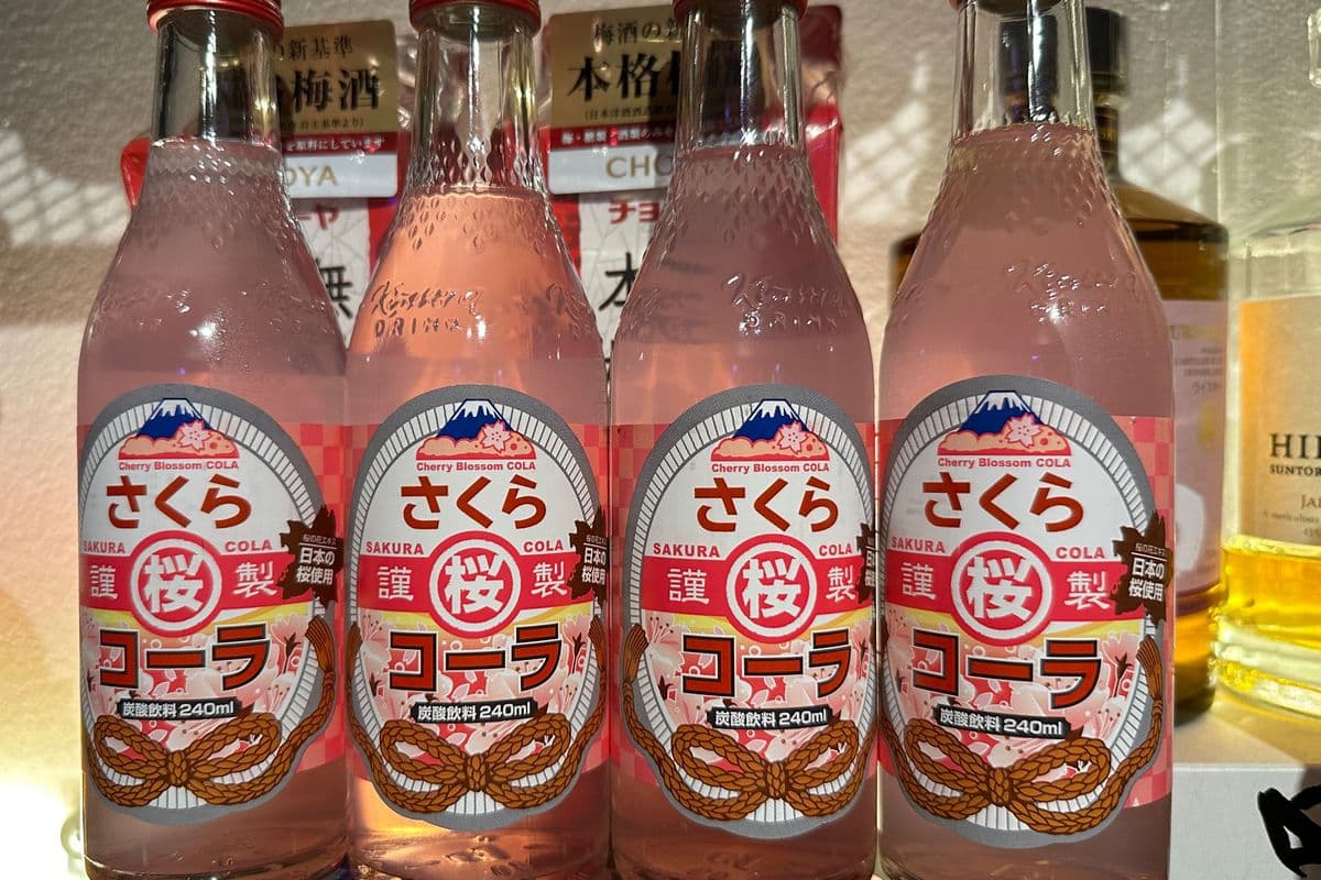 Sakura cola (240 ml)