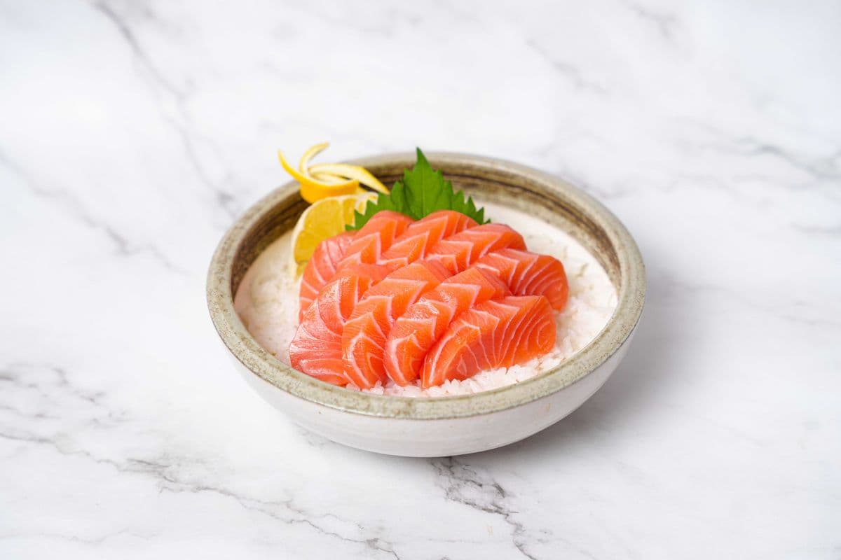Atlantic Salmon Donburi (9 pcs)