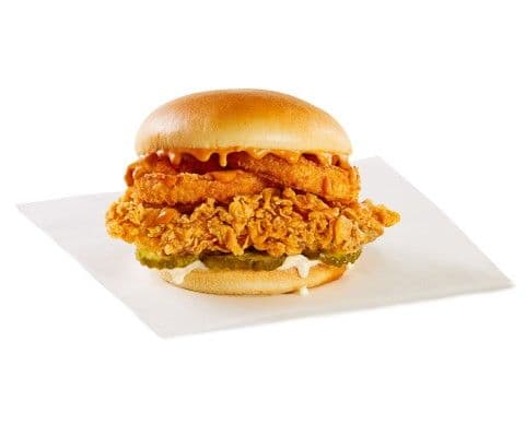 Sandwich aux rondelles d’oignon croustillantes