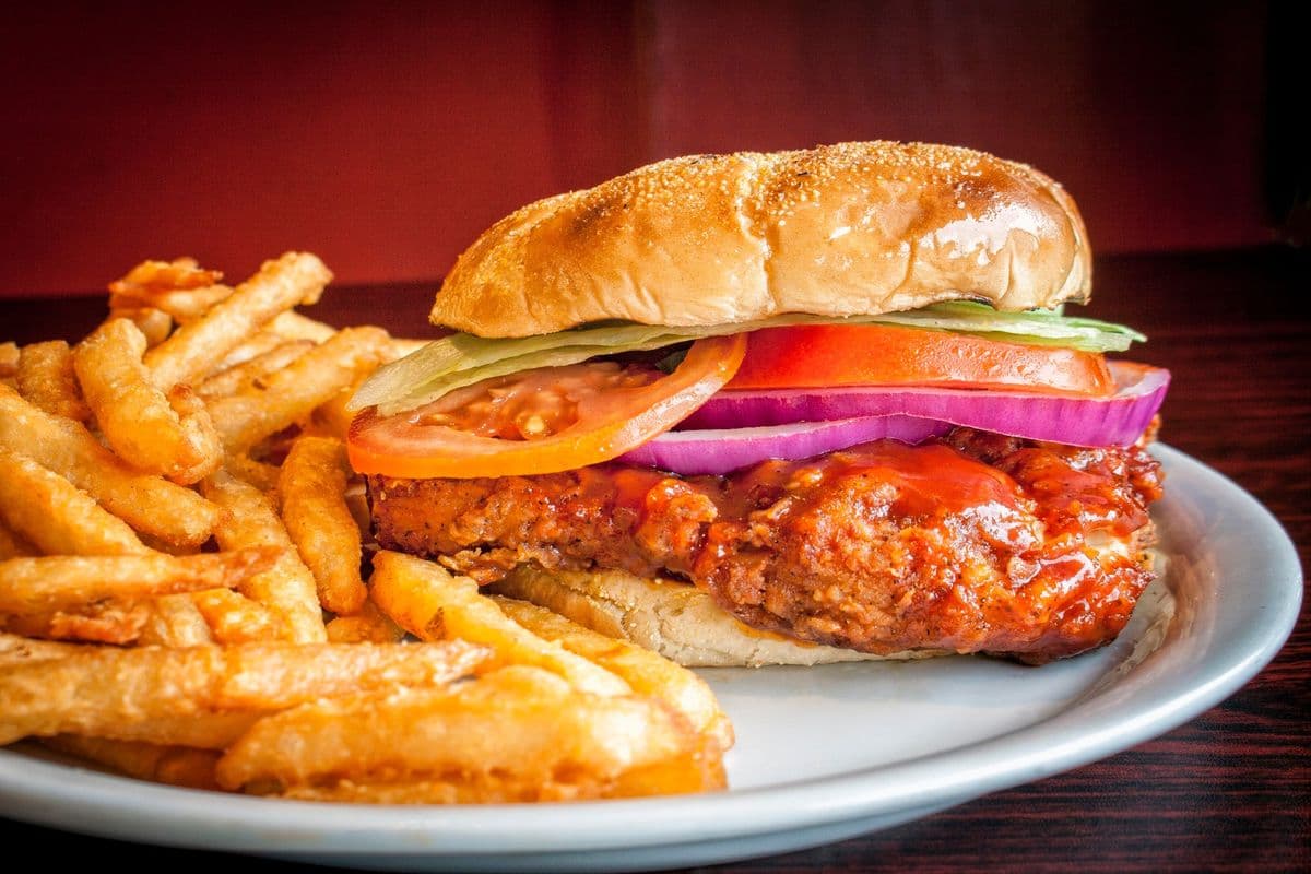 Sultan Crispy Chicken Burger (1/2 lb)