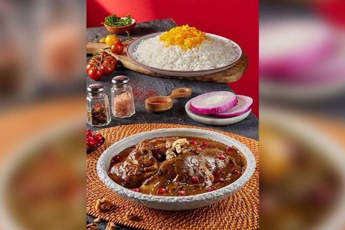Fesenjan Stew / خورشت فسنجان