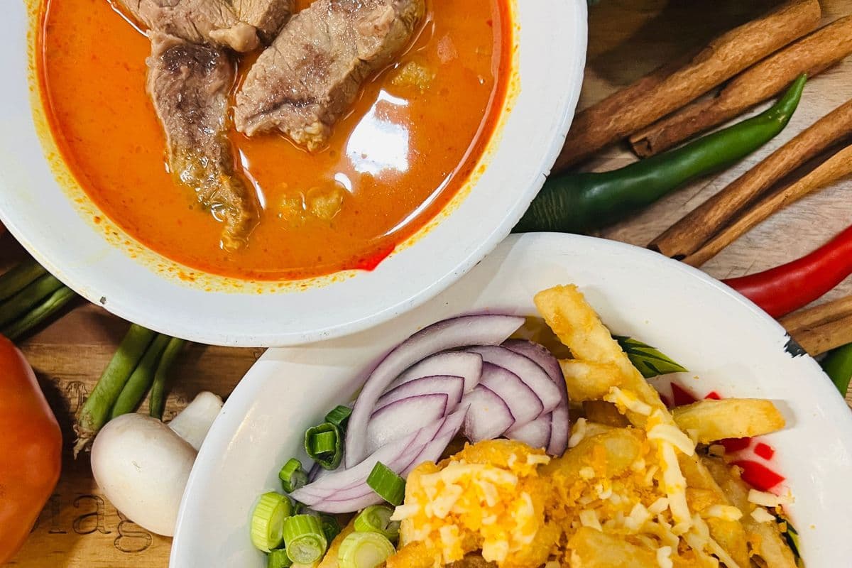 Khao Soi Poutine