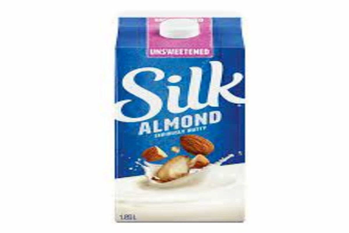 Silk Almond Milk (1.89 L)