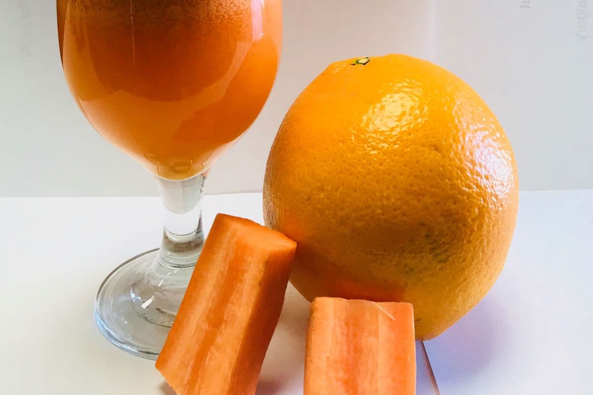 Fresh Orange and Carrot Cold Press Juice 16 oz Bottle (16 oz)
