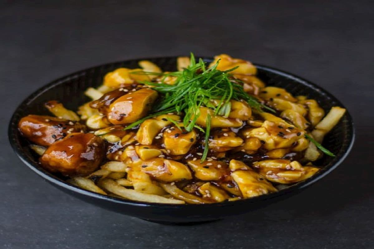 Poutine au tofu général tao