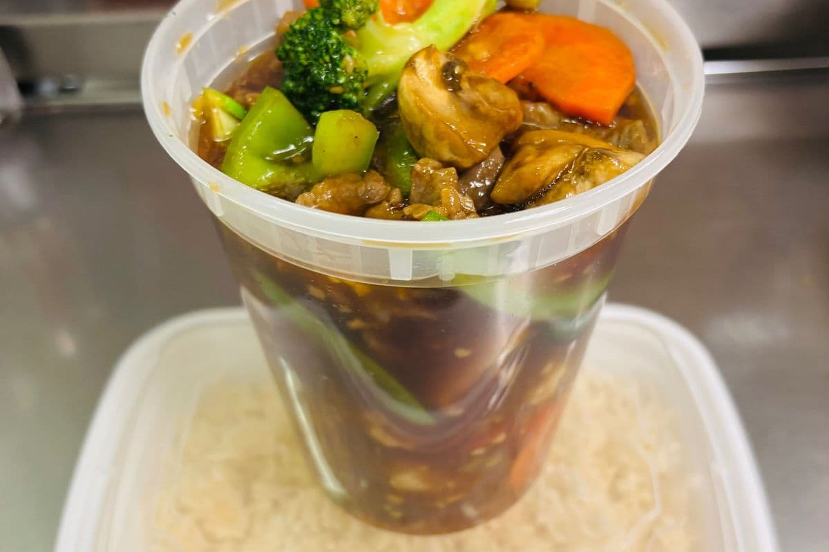 W3. Chicken or Beef Vegetable on Sizzling Rice