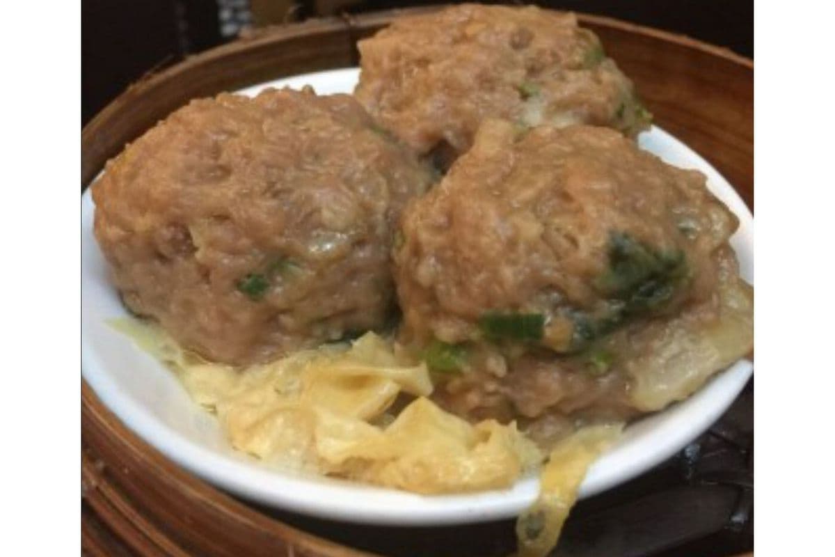 Steamed Beef Balls with Beancurd Skin