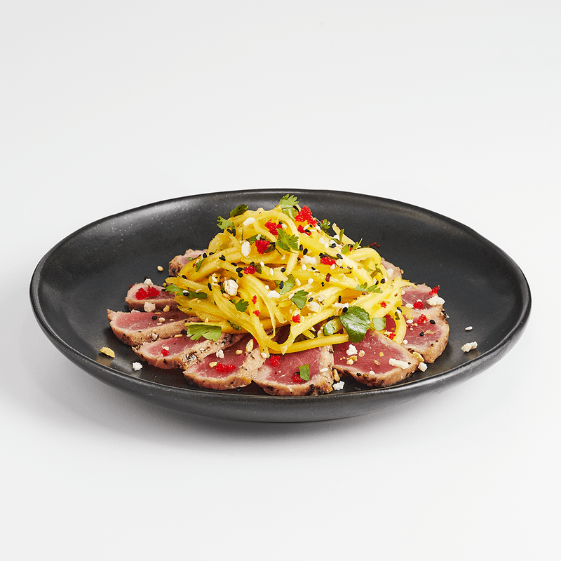 Tataki de thon et salade de mangue / Tuna tataki and mango salad