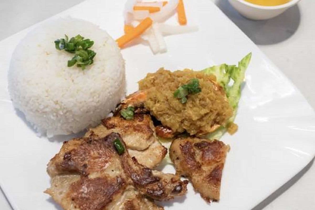 425. Caramelized Jumbo Prawns and BBQ Chicken - Tom Cang Ga Nuong