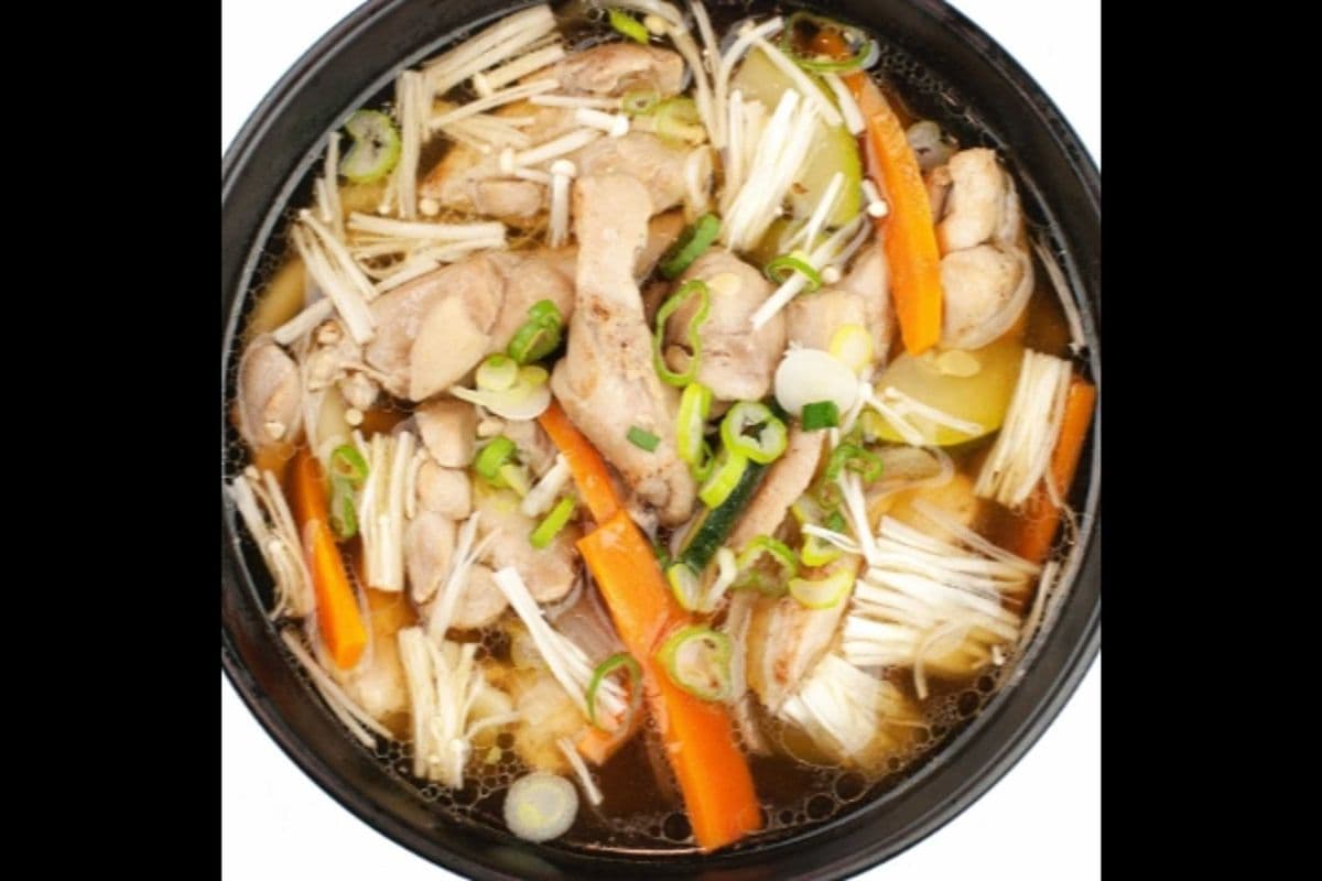 K08. Chicken or Beef Udon Soup
