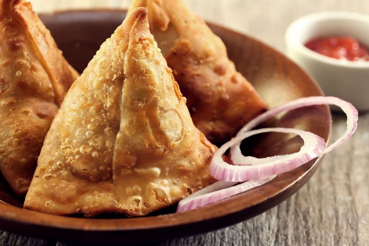 Veg Handmade punjabi Samosa (Spicy)