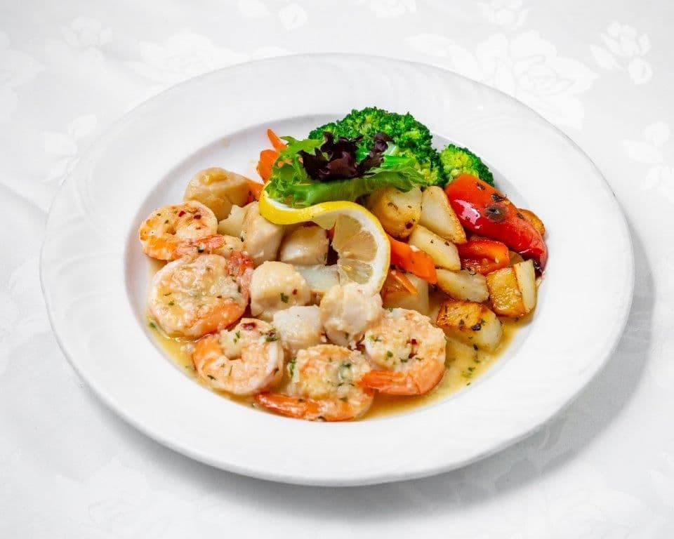 Gamberoni and Scallops al Vino Bianco