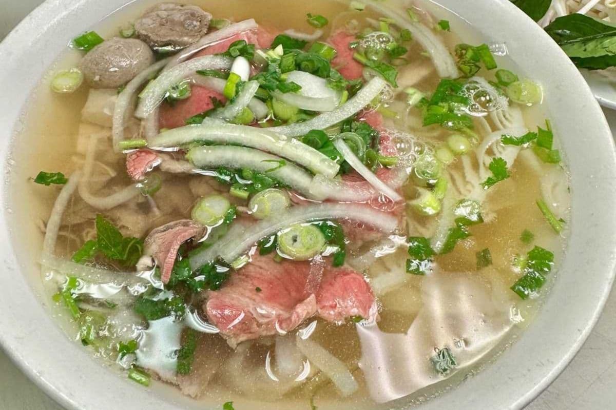 P1. Meatball, Tendon, Tripe, Rare Beef, and Brisket Beef (Pho Dac Biet)