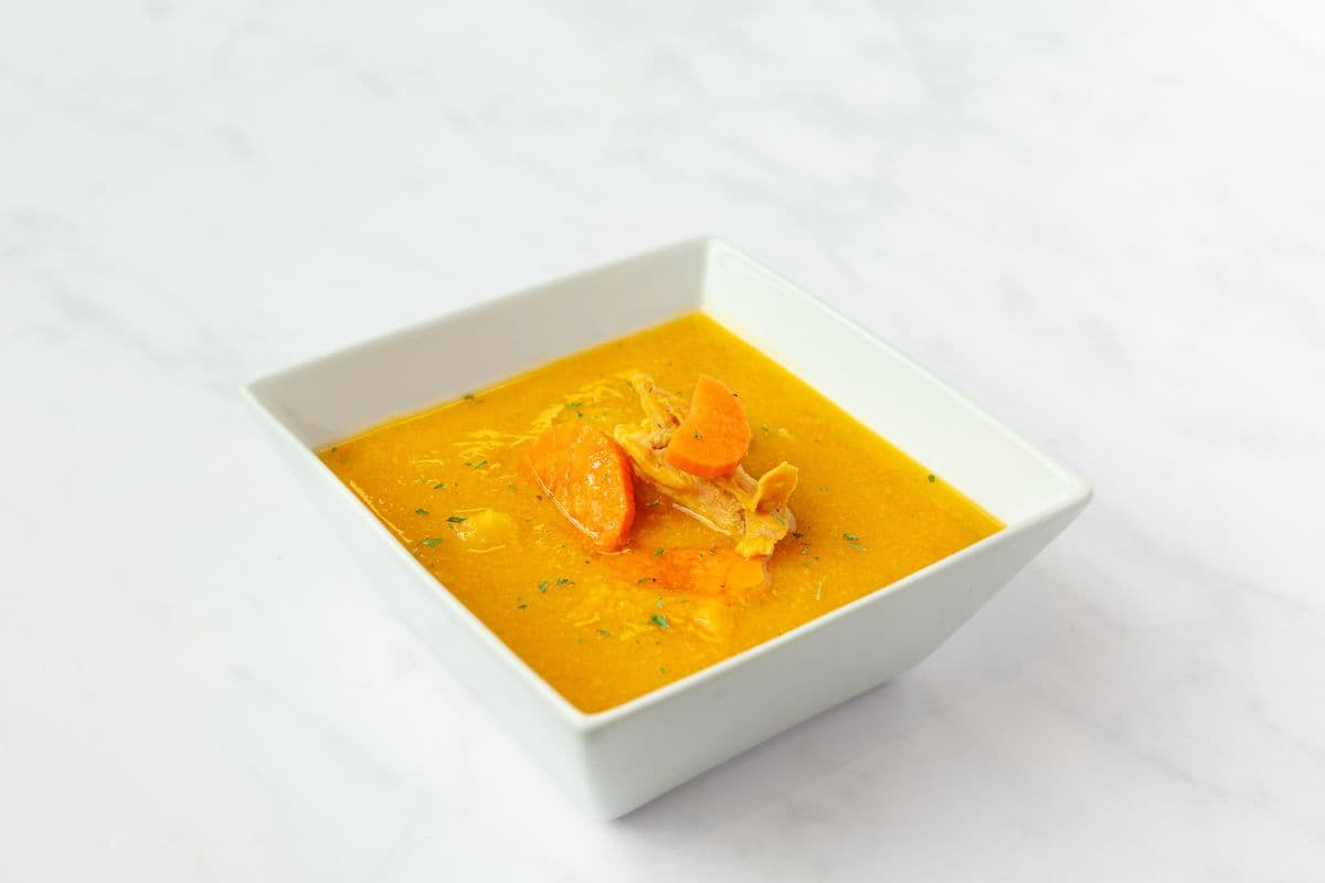 Large Chicken Soup (20 oz)