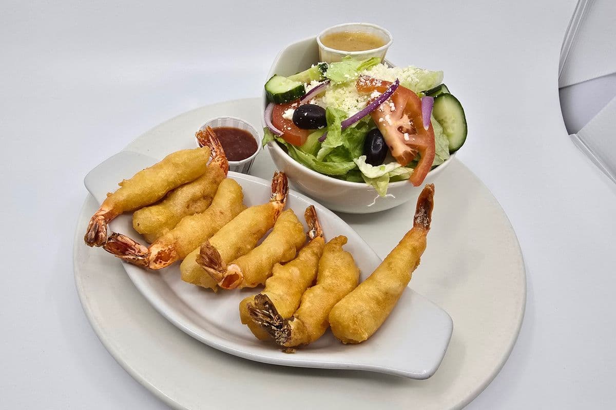 Black Tiger Shrimp (8 pcs) and Greek Salad