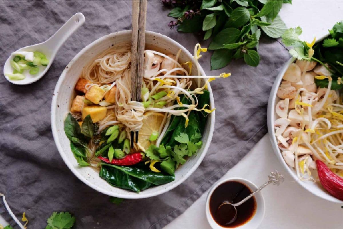 12. Soupe Tonkinoise végétarienne / Vegetarian Tonkinese Soup素粉