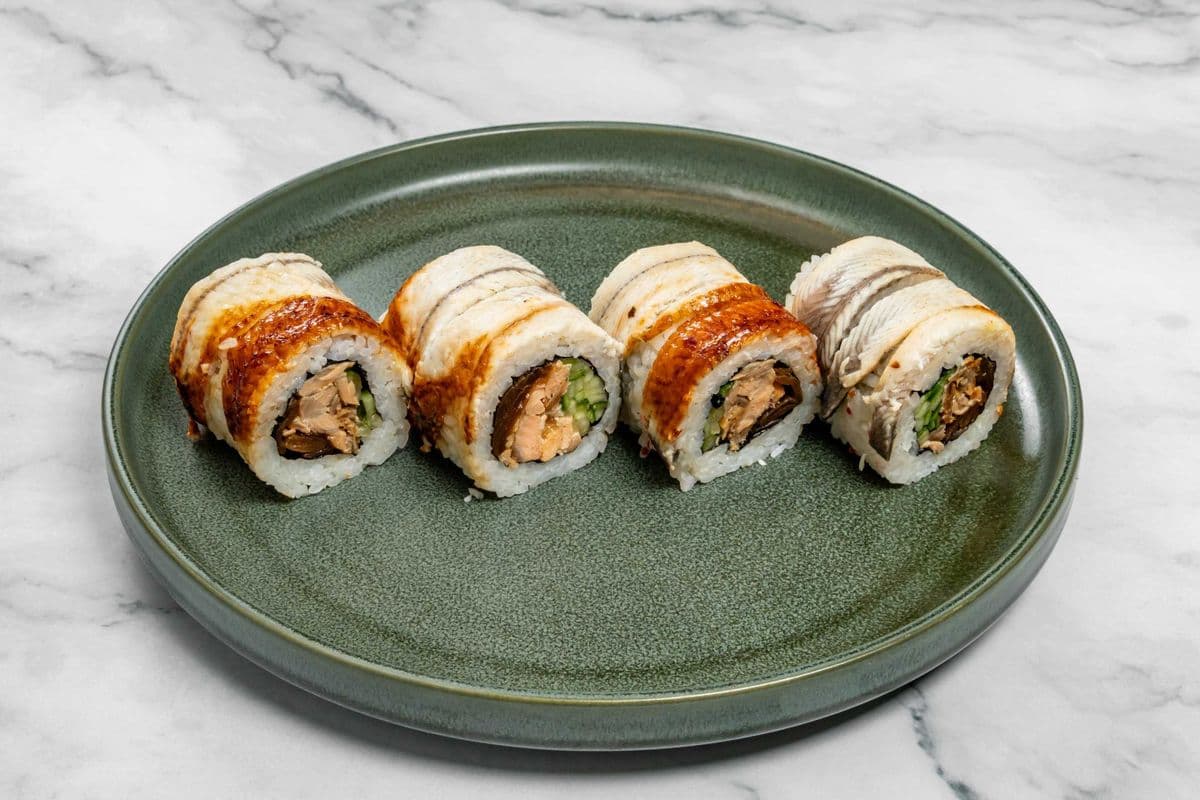 Black Dragon Roll (8 pcs)