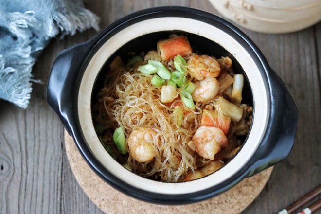 Seafood with Vermicelli and Tofu Hot Pot / 海鮮粉絲豆腐煲