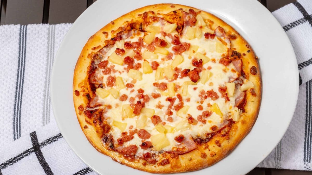 Keto Crust Trip to Hawaiian Pizza