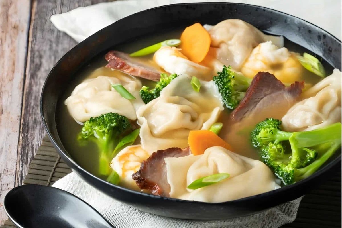 S13.2 - Deluxe Wonton Soup (Medium)