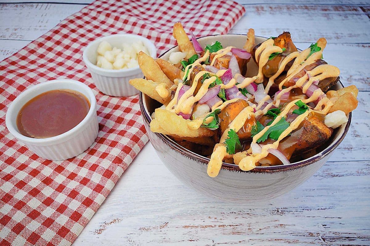 Spicy Lemon Paneer Poutine