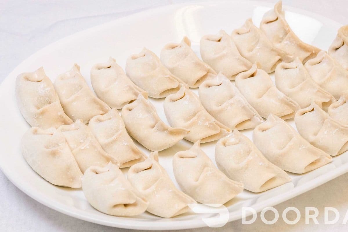 E1. Corn with Cabbage and Pork Dumplings 粟米高麗菜豬肉 (50 pcs) Reg (50pcs)
