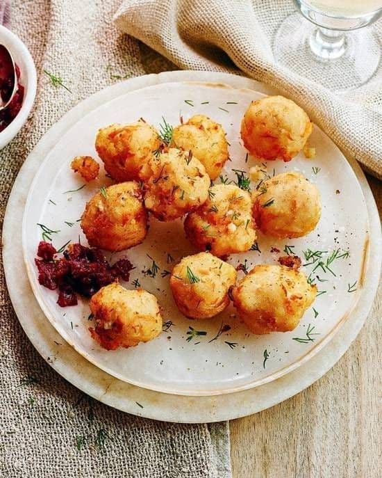 4. Fried Chicken Balls / Boulettes de poulet frites