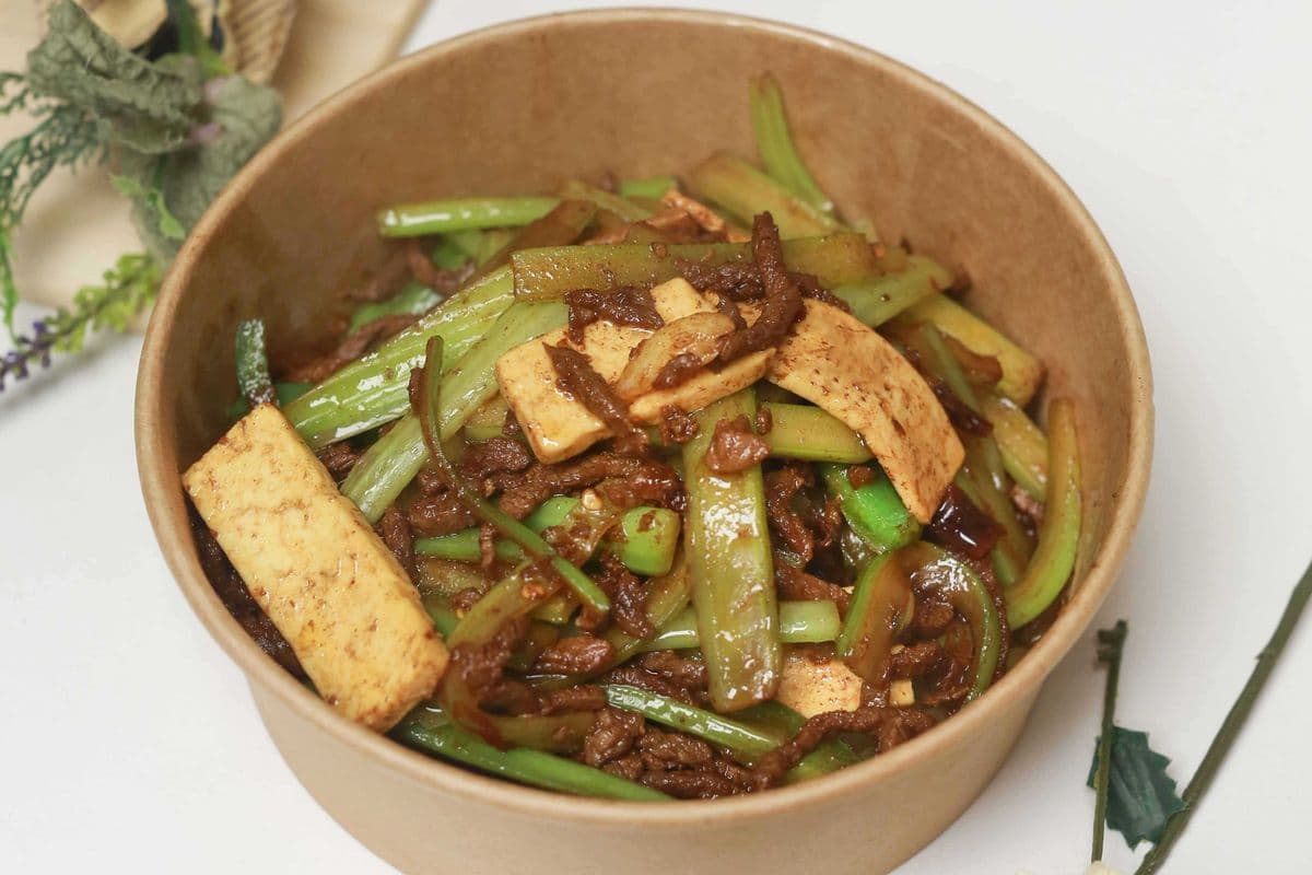 【F7】Stir-fried beef tenderloin with celery牛肉爆炒芹菜