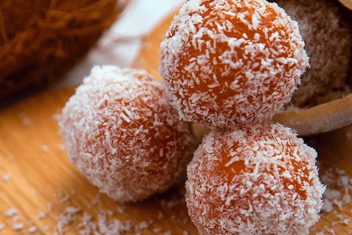 SMALL COCONUT GULAB JAMUN (10.99/LB)
