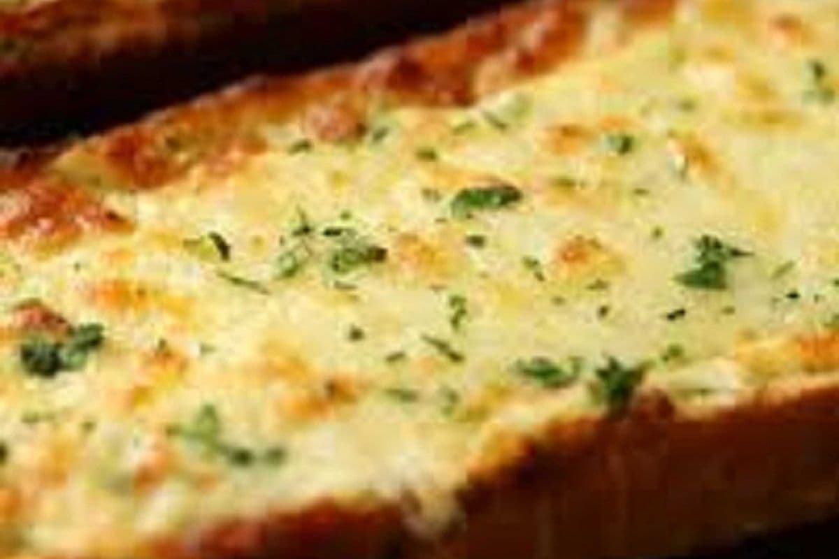 Pain à l'ail avec fromage / Garlic Bread with Cheese