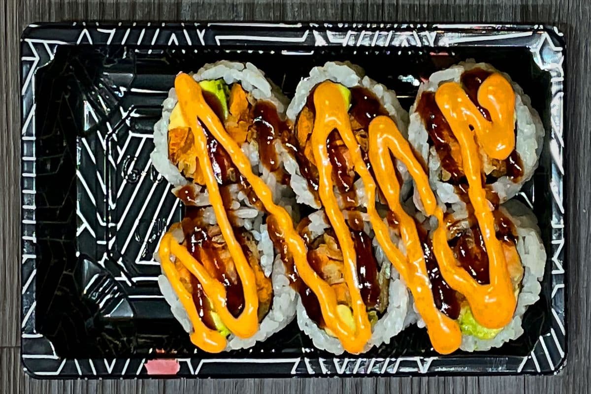 VR11. Spicy Yam Tempura and Avocado (6 pcs)