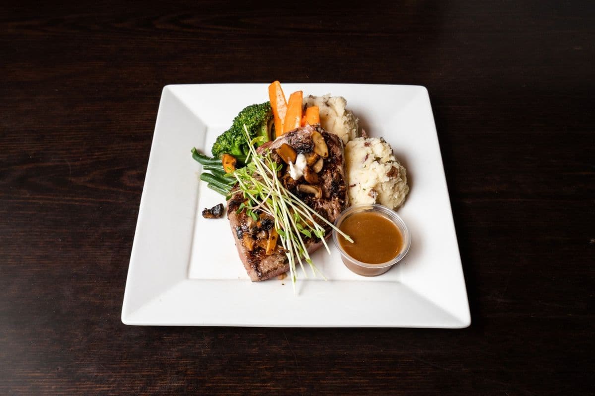 Chargrilled Steak (8 oz)