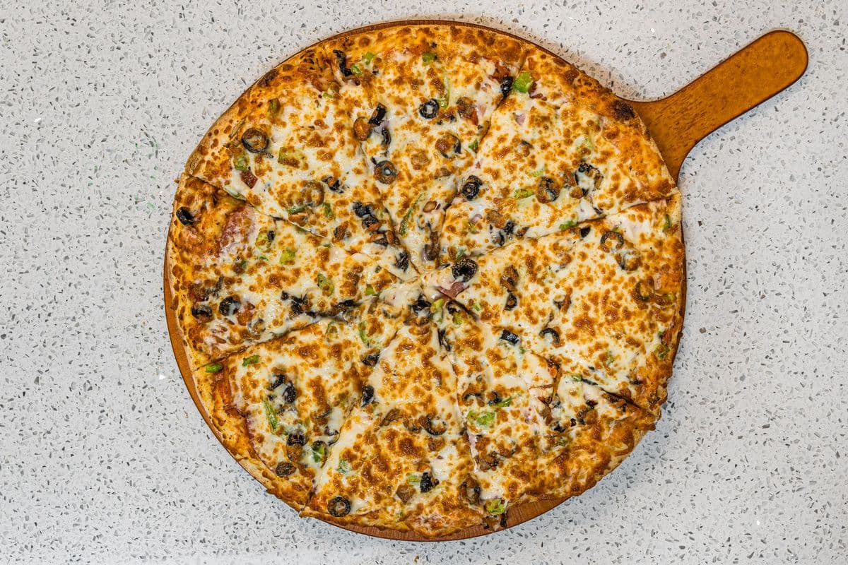 Medium 12" Canadian Classic Pizza