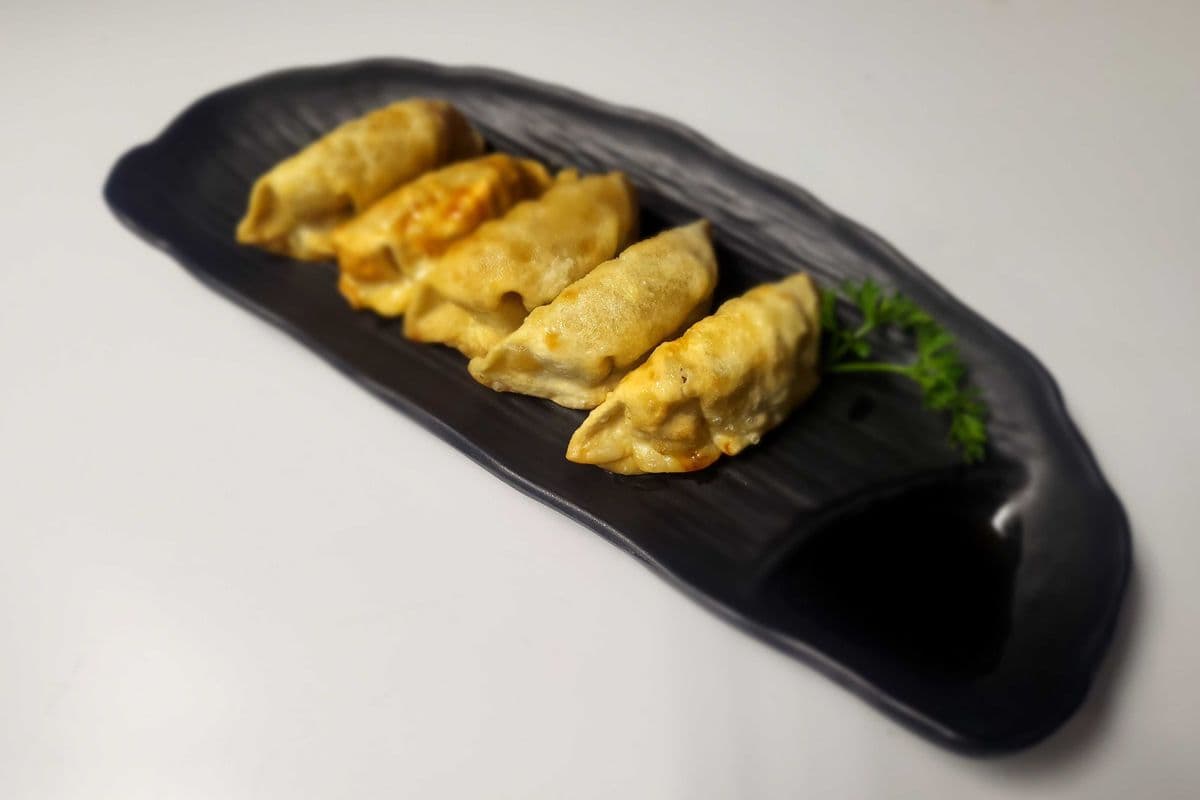 A4. Gyoza (5 pcs)