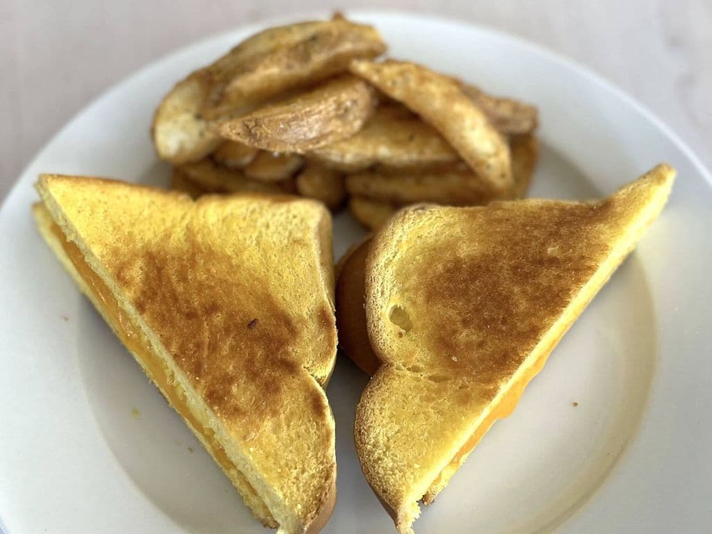 KIDS GRILLED CHEESE