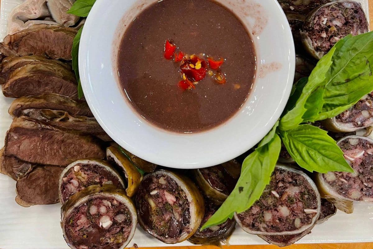 2. Lòng Dồi Mẹt Nhỏ (Small Pork Innards with Fermented Shrimp Paste )