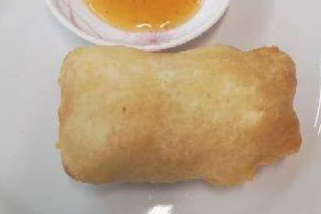 7. Egg Rolls (1 pc)