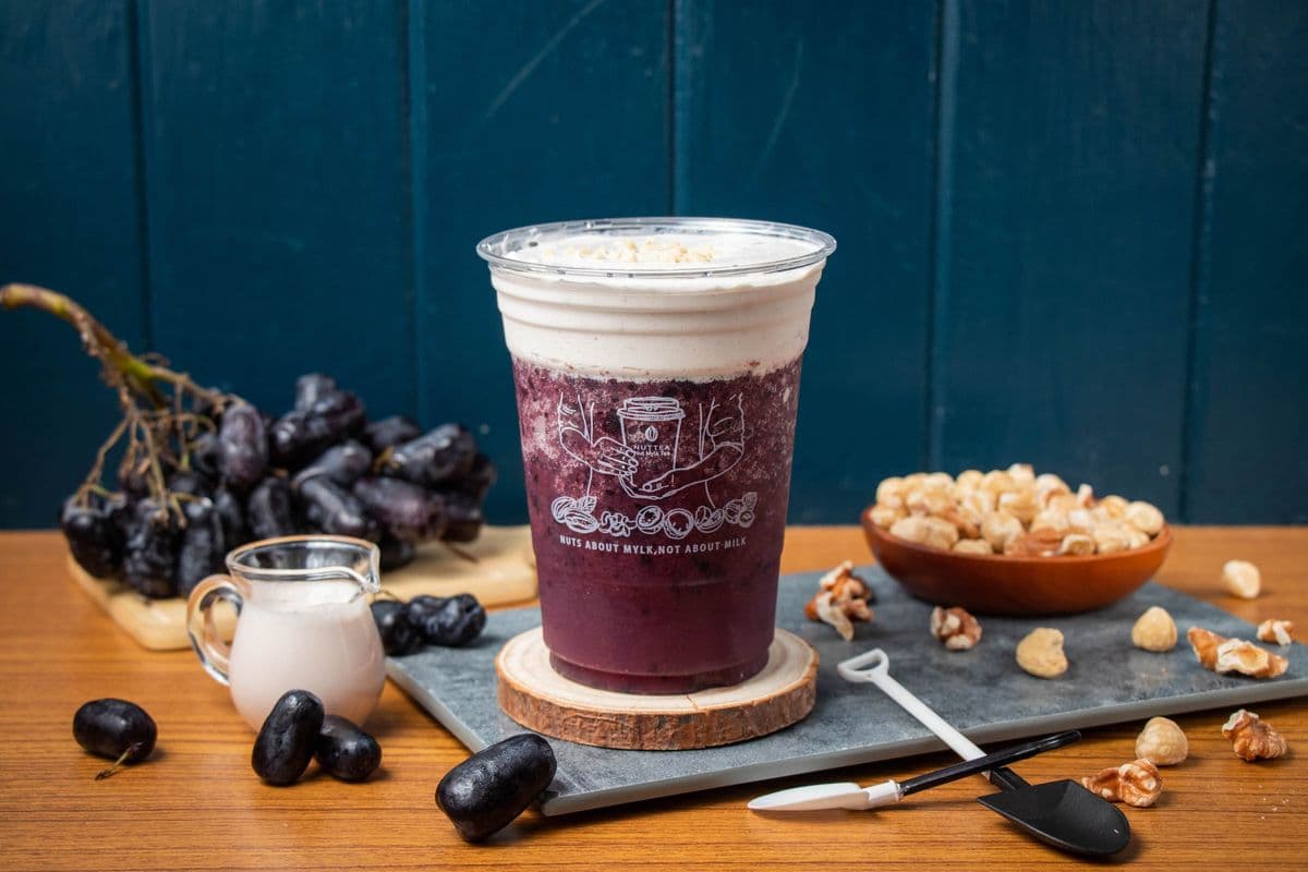 Red Grape Tea with Nut Cream