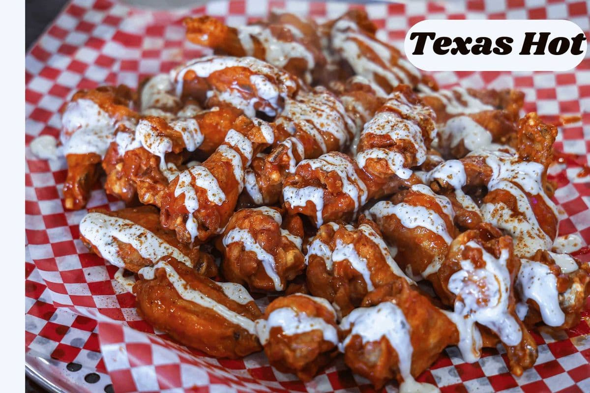 10lb Wings + 10 Blue Cheese Dip