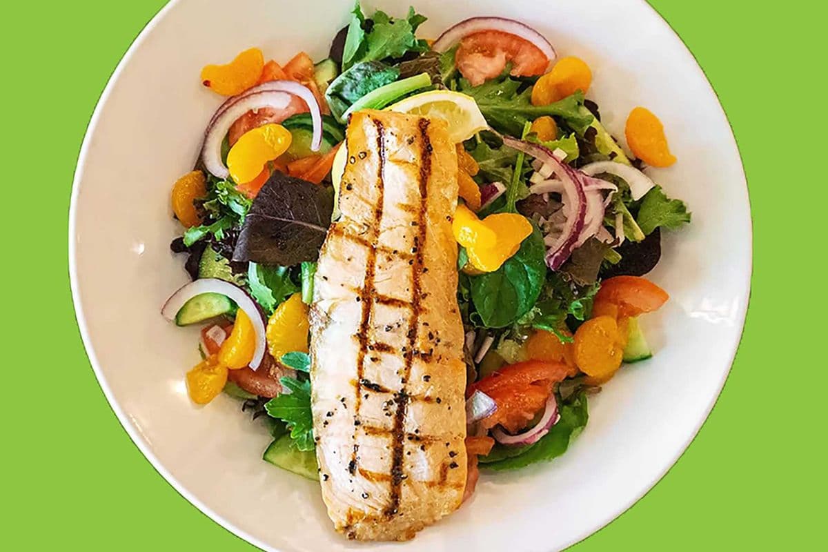 Grilled Salmon Salad