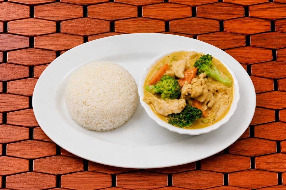 D34. Aroy Thai Curry ( Aroy Thai's Signature )
