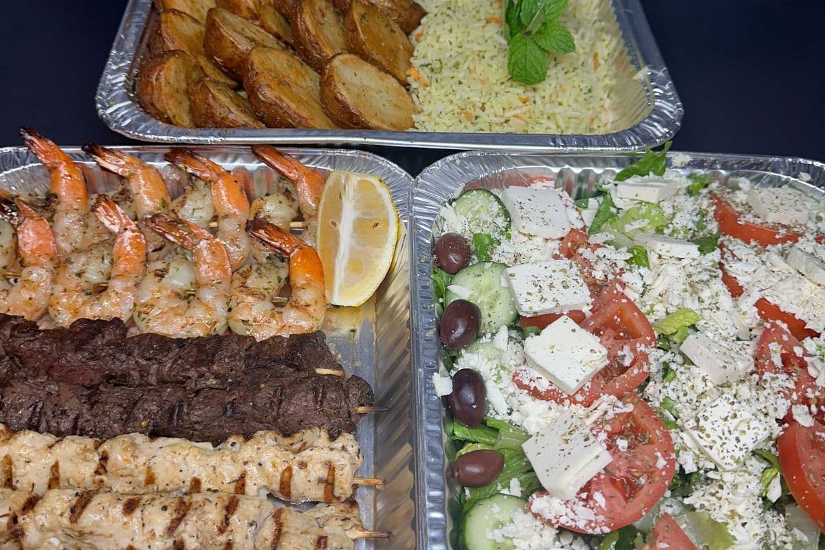 Deluxe Family Platter (8 Skewers)